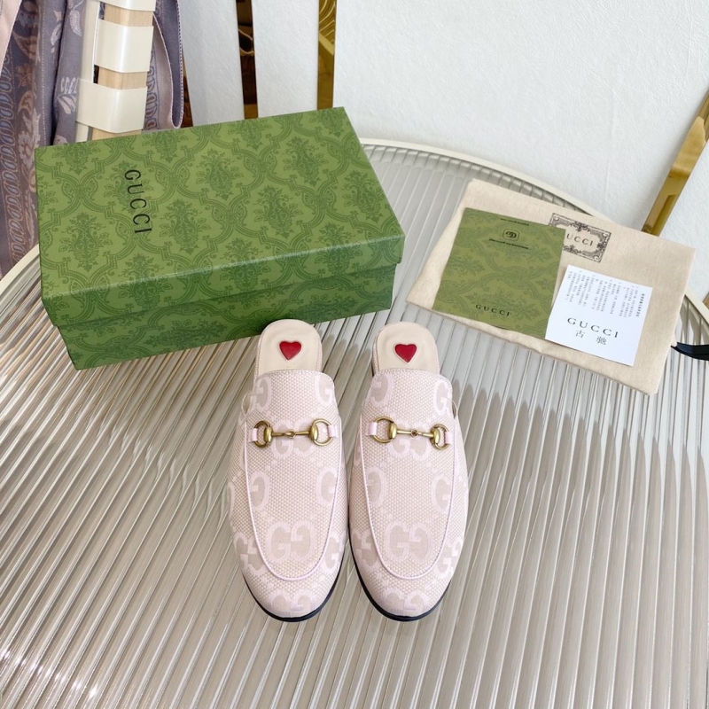 G*u*i slippers